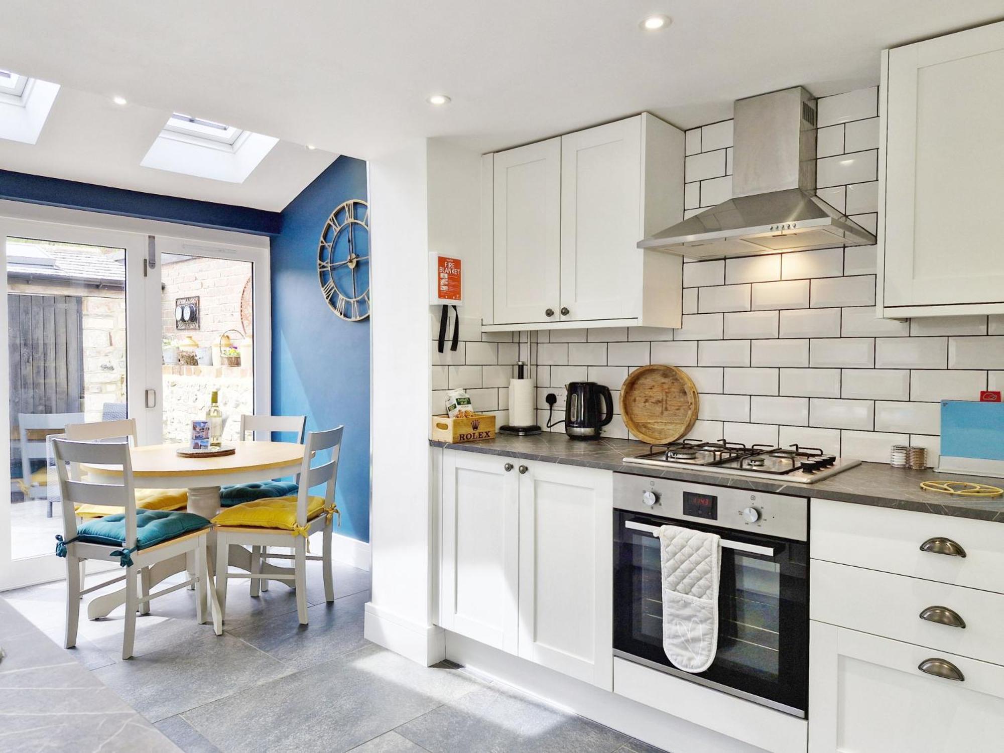 Four Priory Road, Chichester Extérieur photo