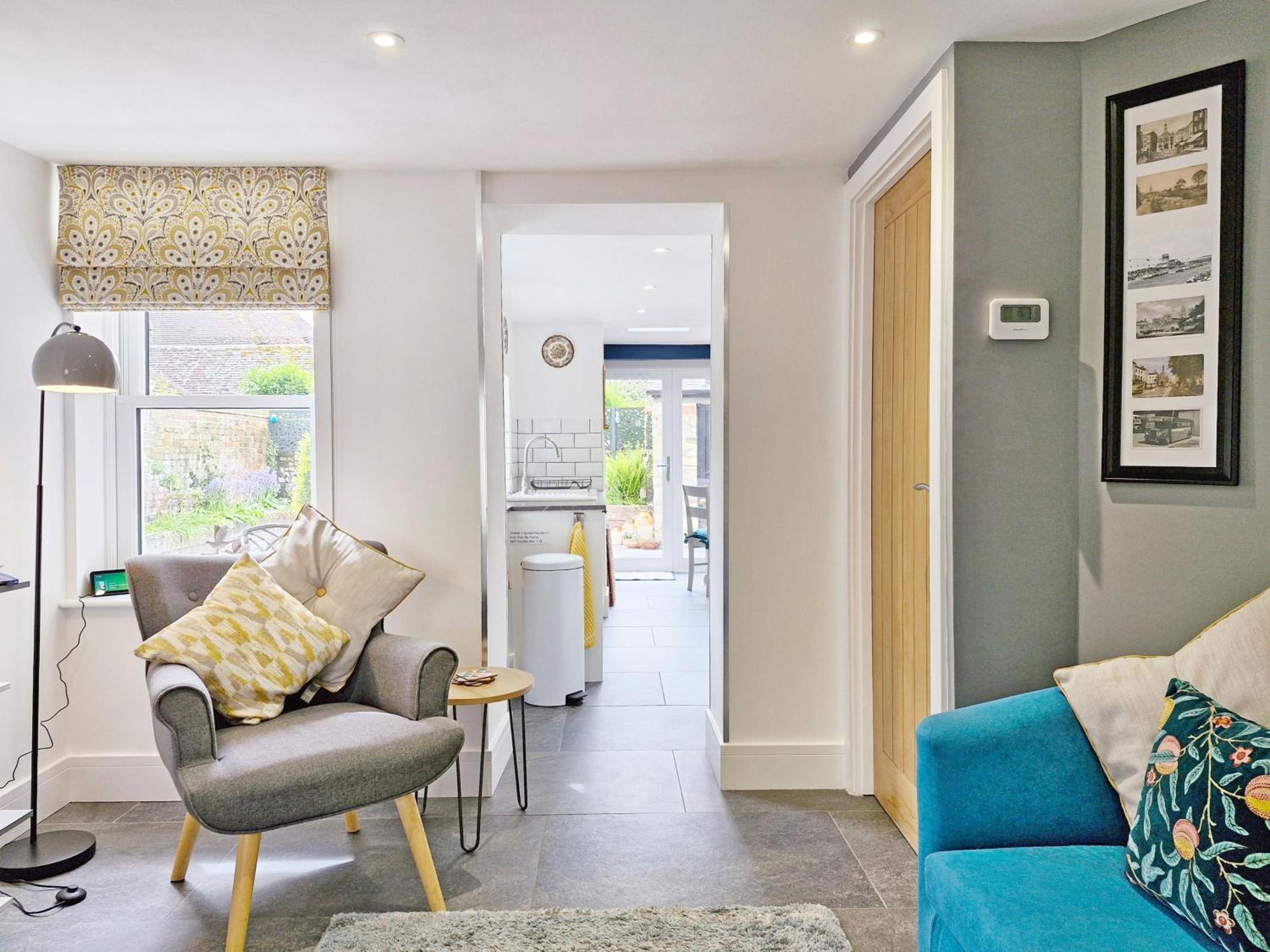Four Priory Road, Chichester Extérieur photo