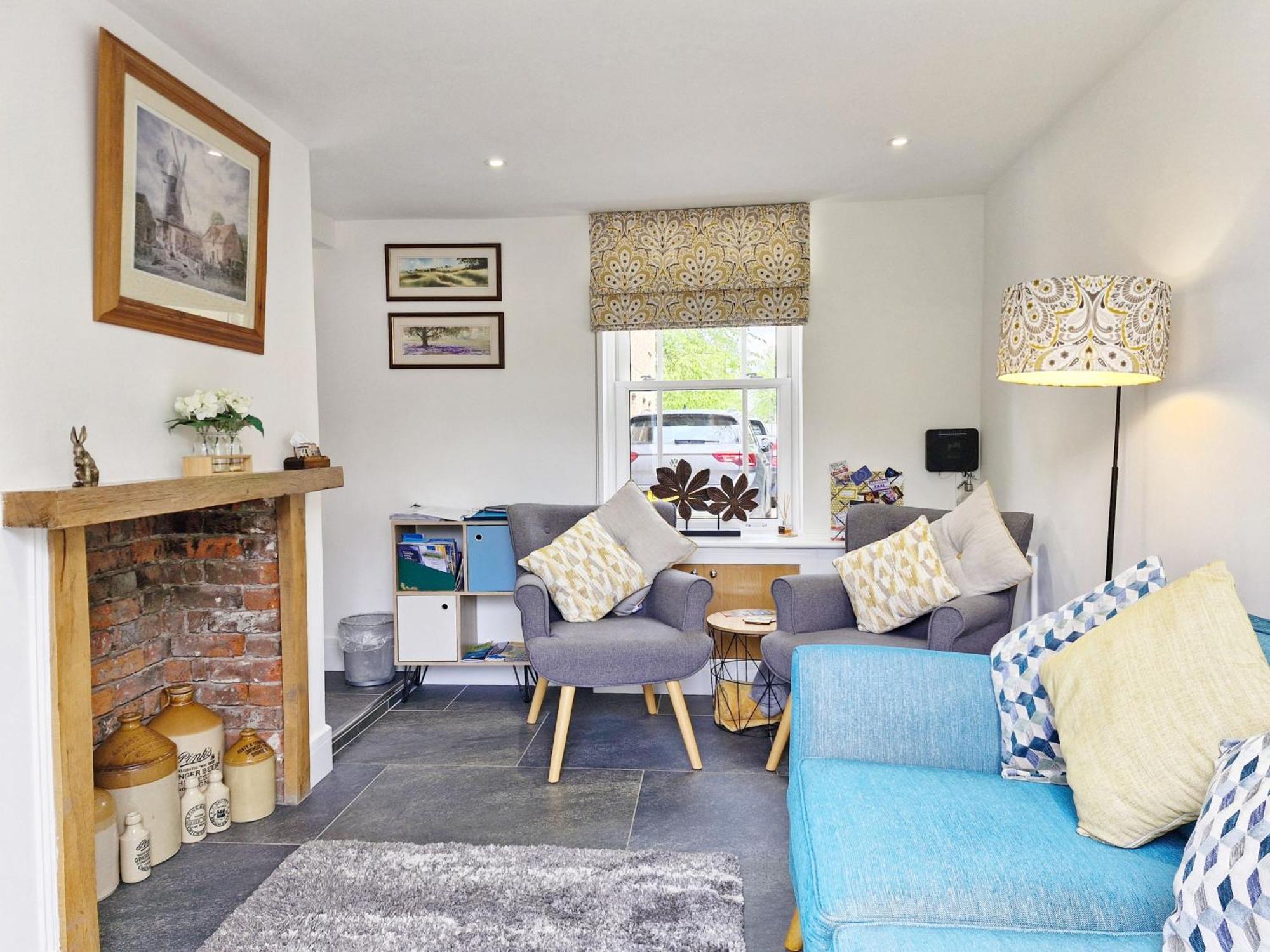 Four Priory Road, Chichester Extérieur photo