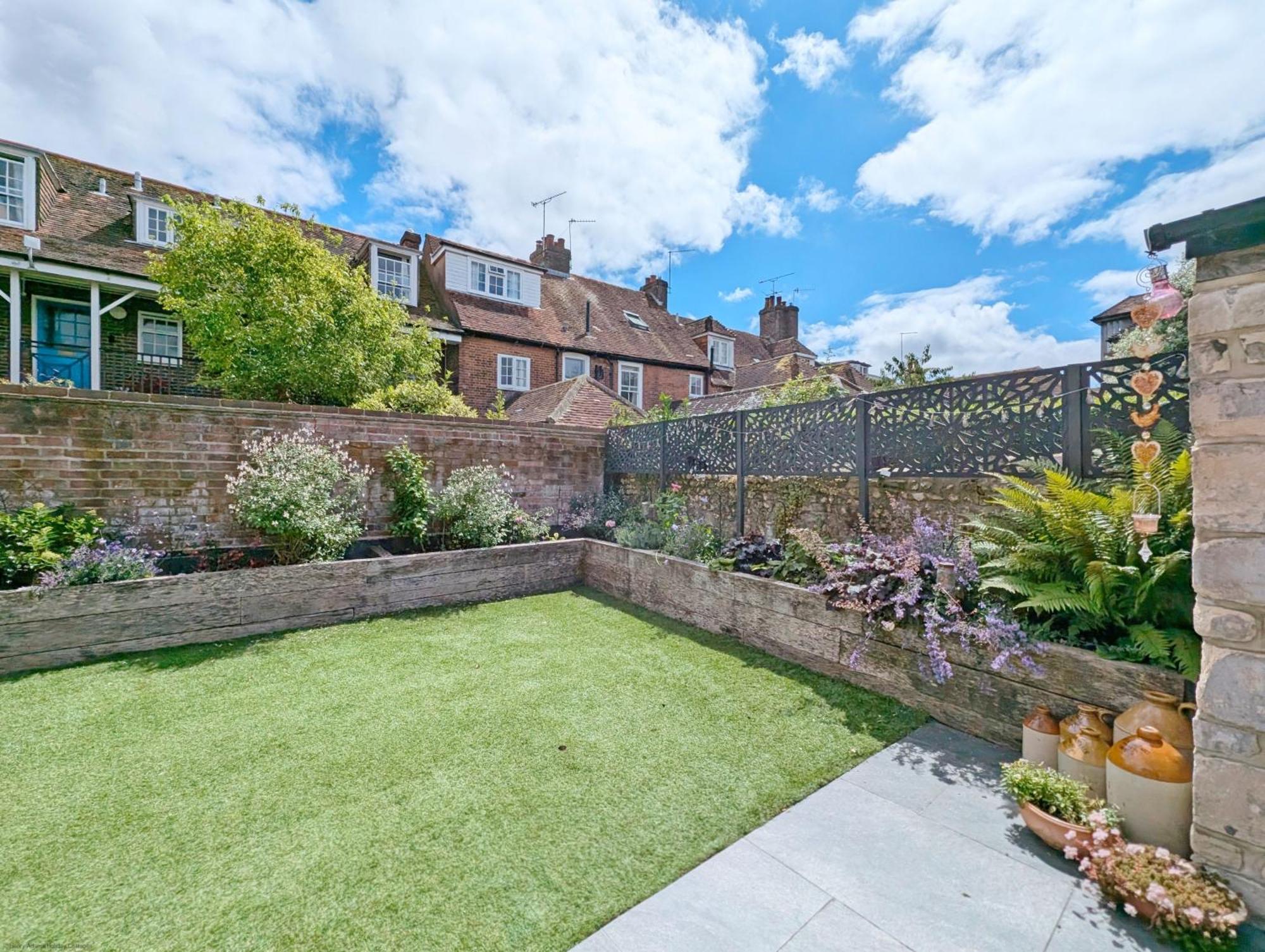 Four Priory Road, Chichester Extérieur photo