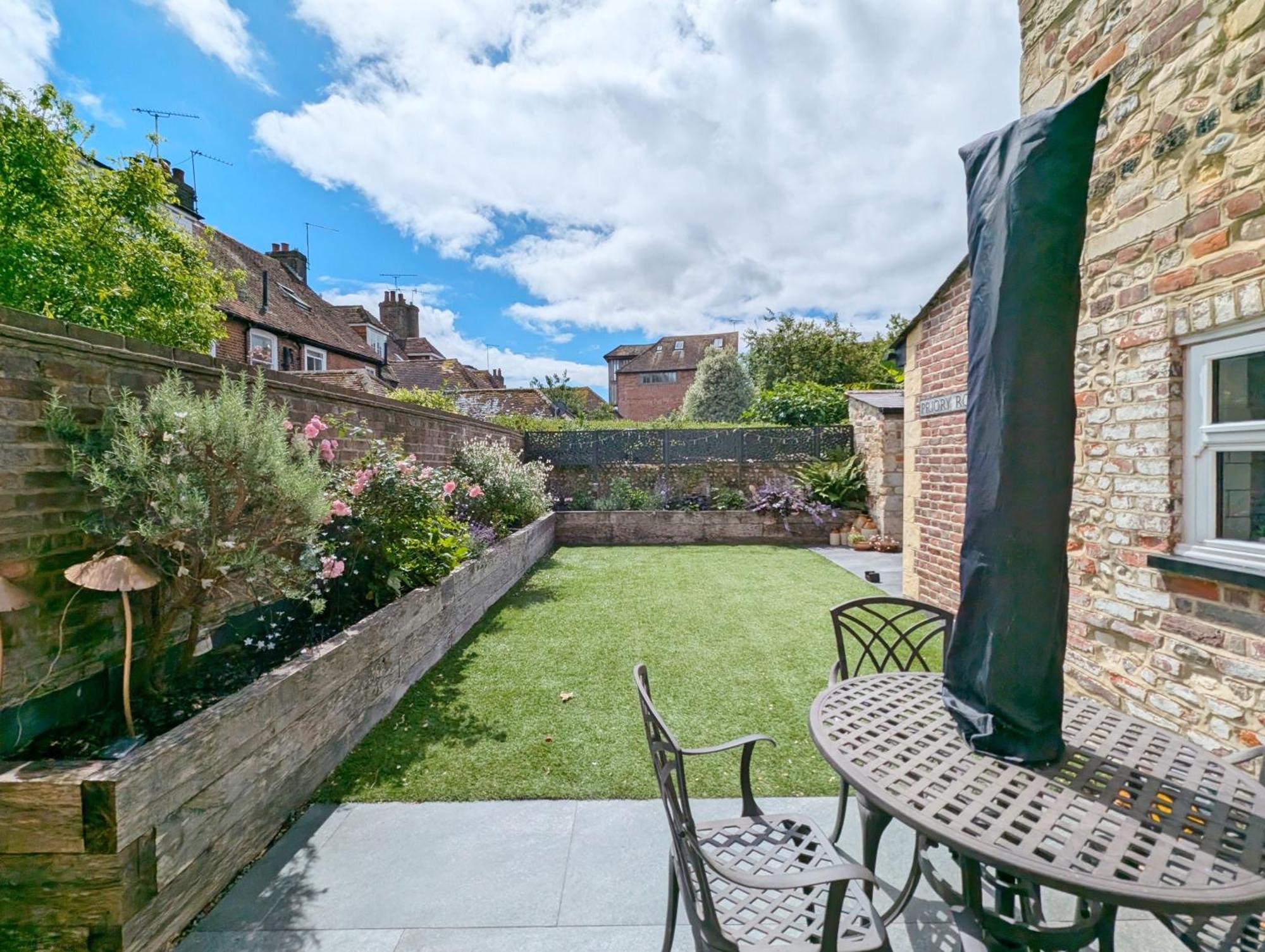 Four Priory Road, Chichester Extérieur photo